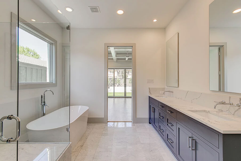 Modern Bathroom